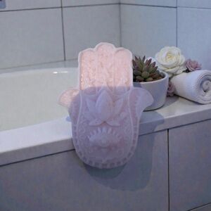 Hamza goats milk Hand Soap with Floral Design Vanilla orchard  NIP 3.2oz